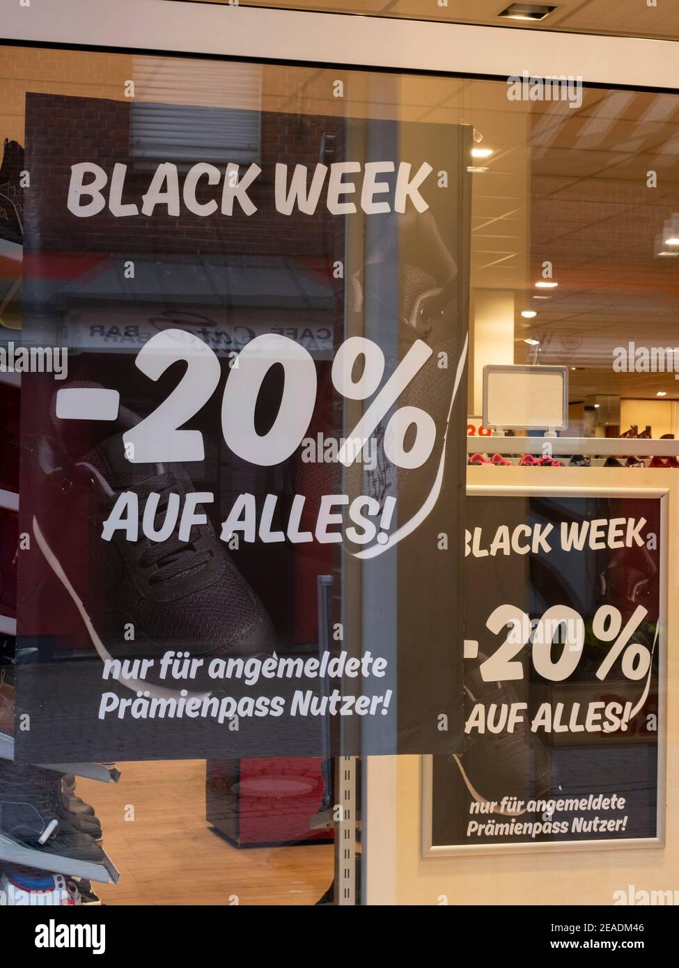 Schaufenster mit Schild Black Weekend, Dülmen, Nordrhein-Westfalen, Deutschland, Europa Stockfoto
