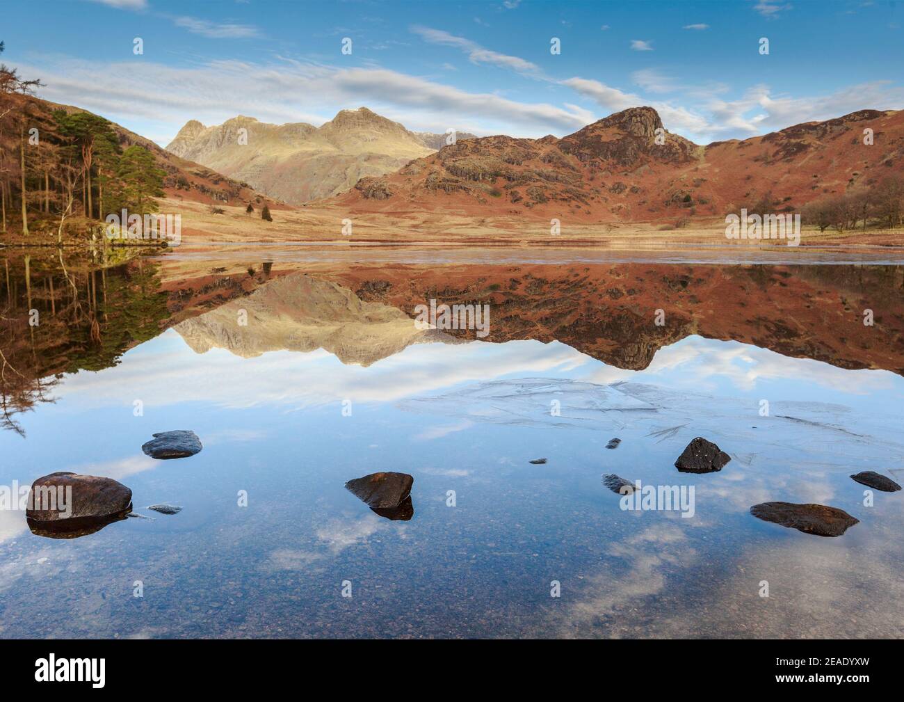 Blea Tarn in Winterfarben Stockfoto