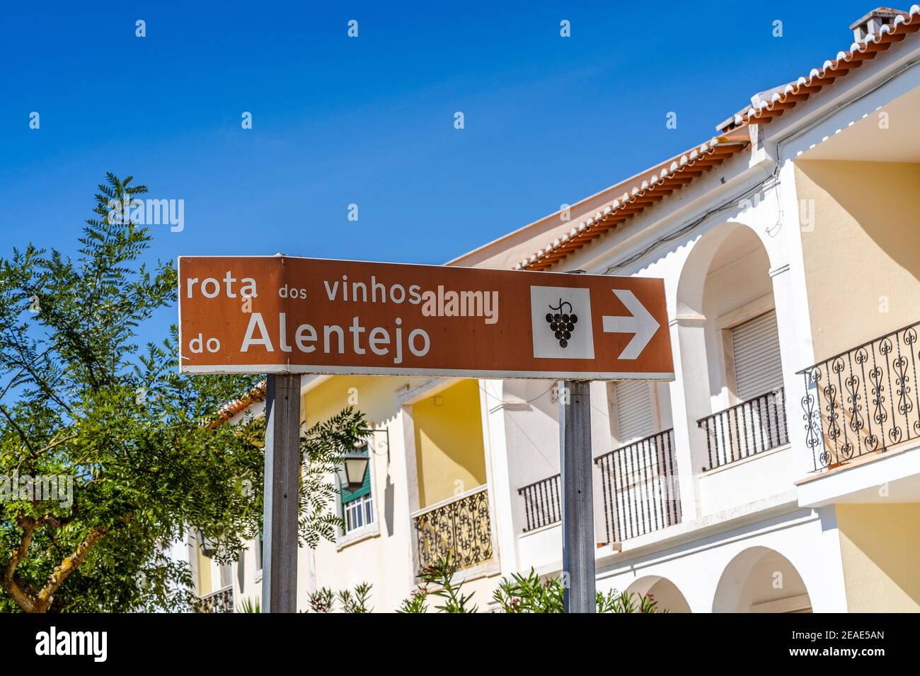 Schild mit Informationen über Weinstraße in Alentejo, Borba, Portugal Stockfoto