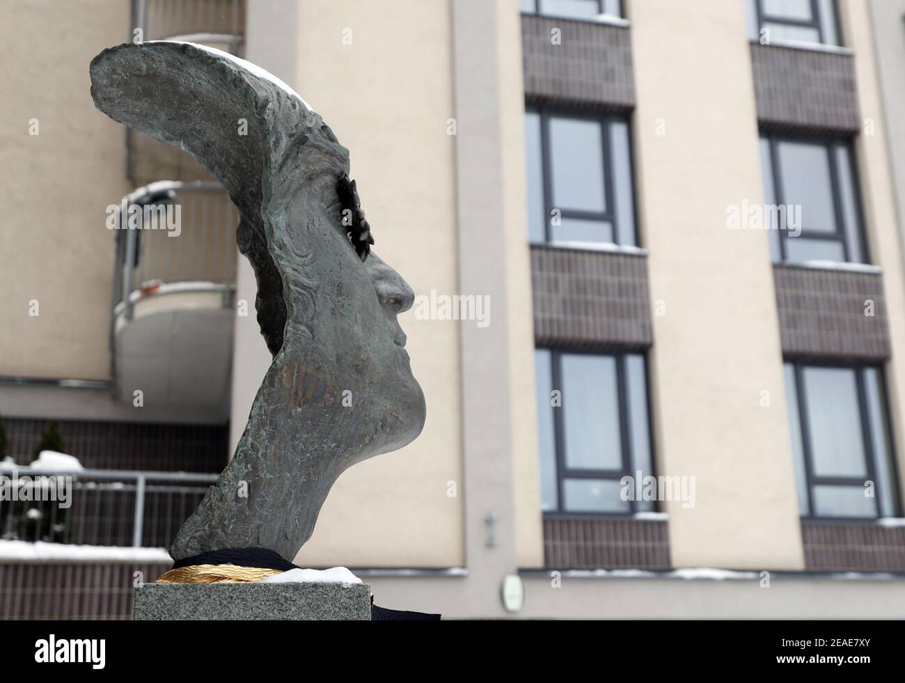 Büstenskulptur des legendären Musikers und Songwriters der Beatles John Lennon in Vilnius (von Jonas Gencevicius). Stockfoto