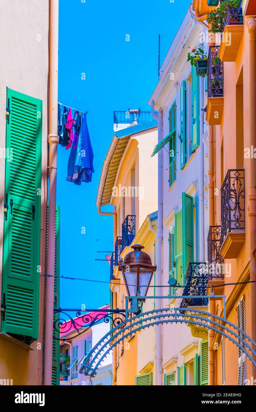 Fassaden von Häusern in der Altstadt von Monaco Stockfoto