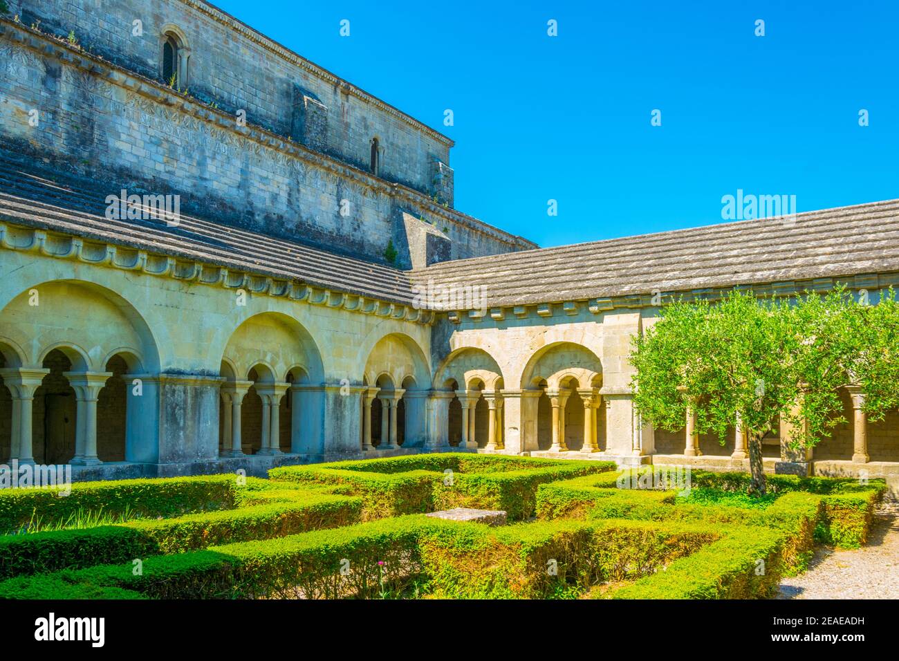Innenhof der Kathedrale unserer Dame von nazareth In Vaison-la-Romaine in Frankreich Stockfoto
