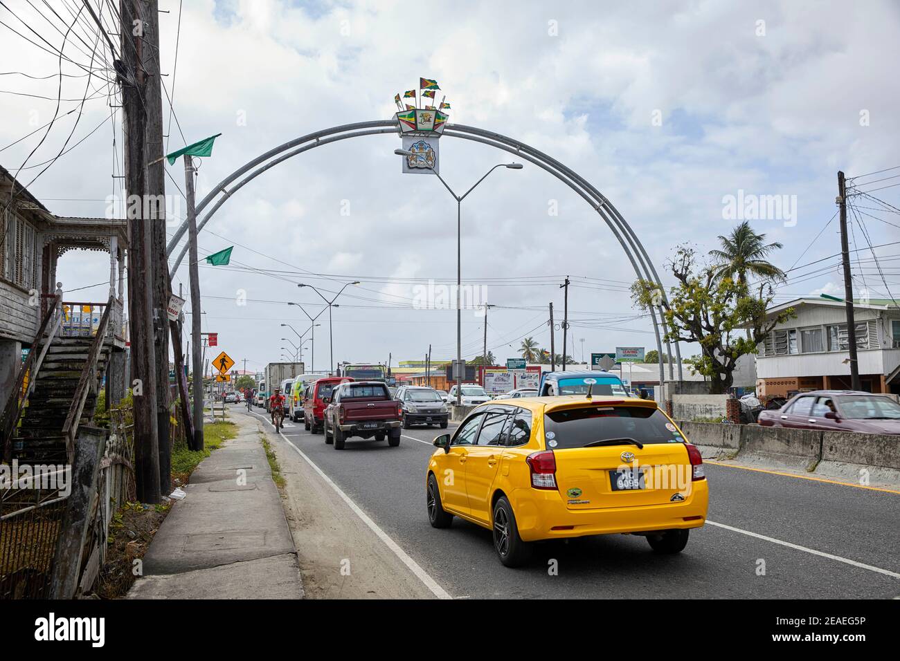 Golden Jubilee of Independence Arch an der East Bank Public Road, Georgetown, Guyana Stockfoto