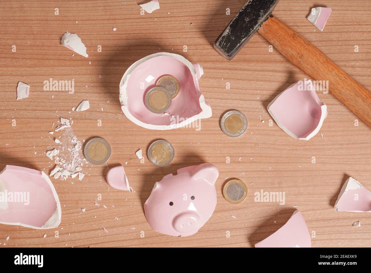 Mit Hammer Zerschlagen Stockfotos Und Bilder Kaufen Alamy