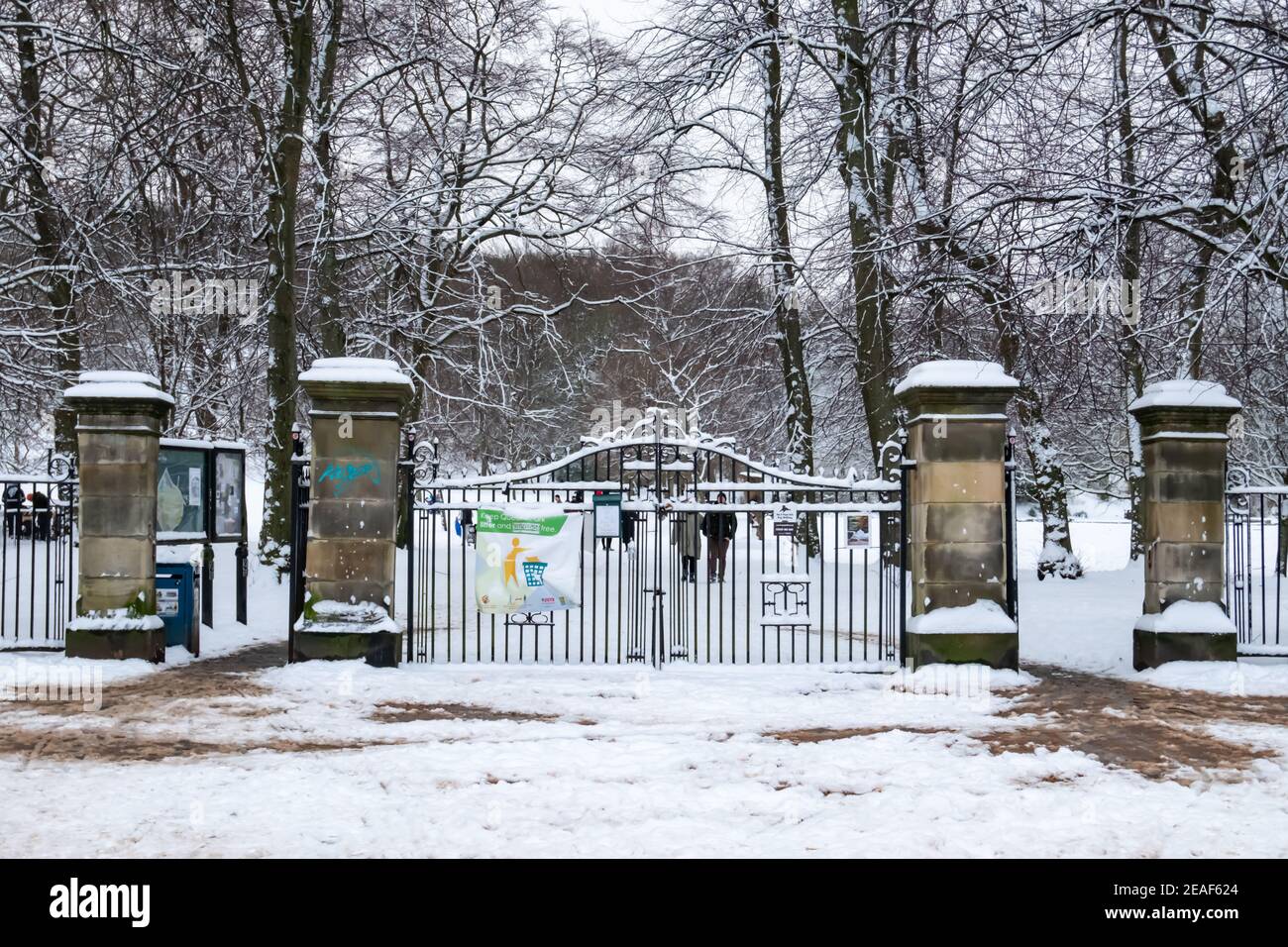 Glasgow, Schottland, Großbritannien. 9th. Februar 2021. UK Wetter: Eine allgemeine Ansicht von Queen's Park nach starkem Schneefall von Storm Darcy. Kredit: Skully/Alamy Live Nachrichten Stockfoto