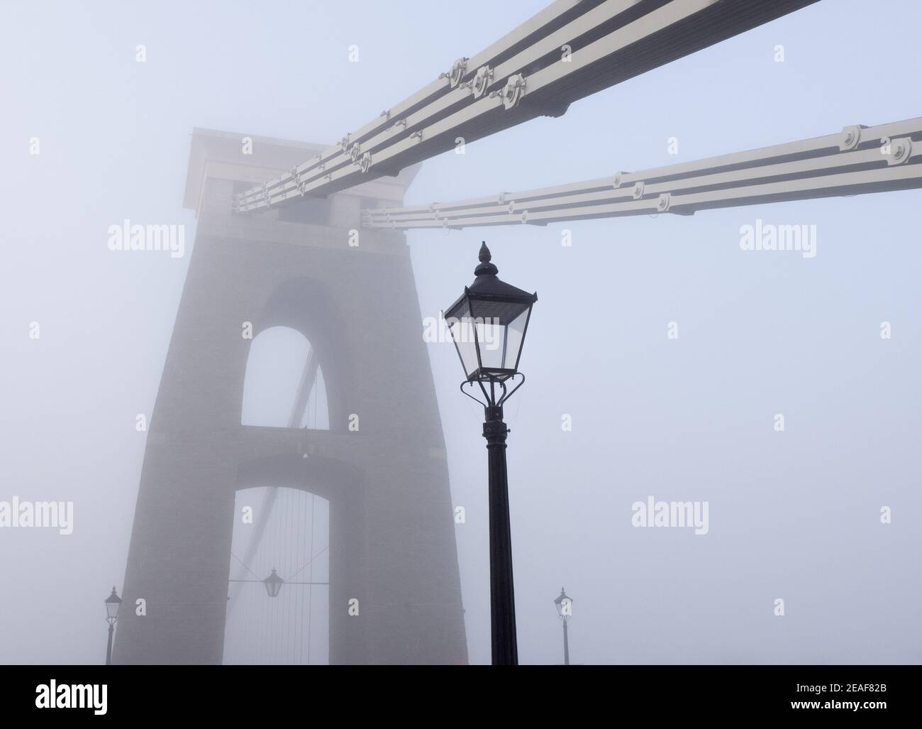 Clifton Suspension Bridge in Morning Mist - Bristol UK Stockfoto