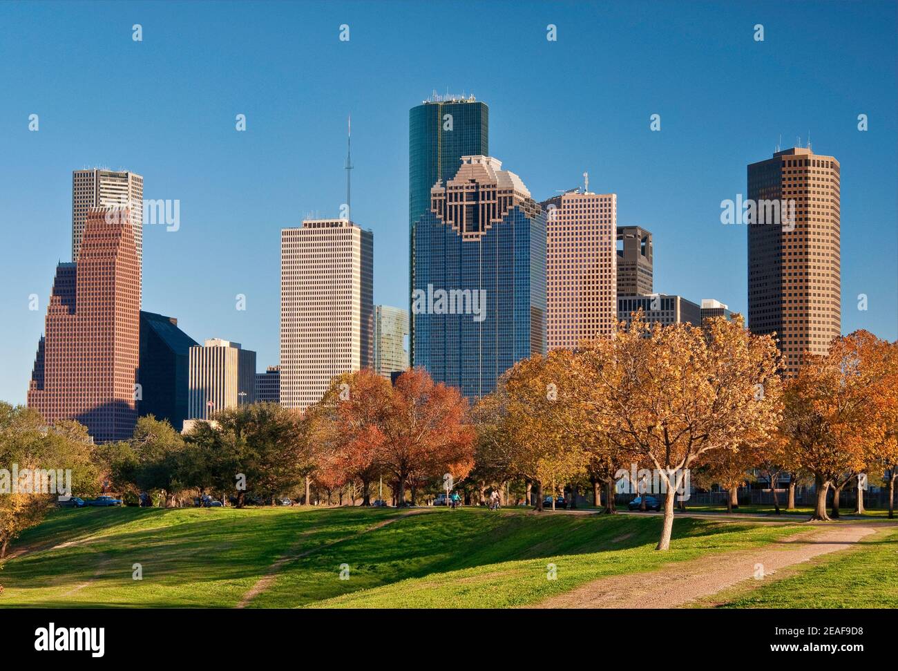 Houston Downtown vom Allen Parkway Jogging Trail, Buffalo Bayou Park, Houston, Texas, USA Stockfoto