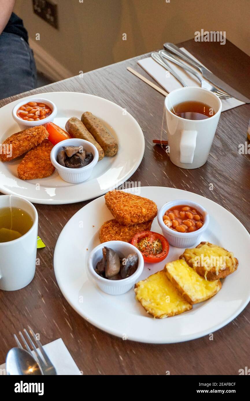 Veganes Frühstück auf pflanzlicher Basis im Mercure Liverpool Atlantic Tower Hotel, 4 Sterne, Stadtzentrum, Chapel Street, England Stockfoto