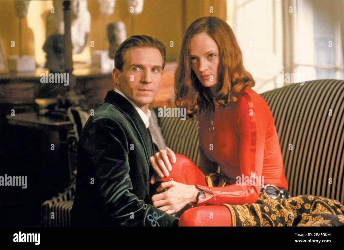 THE AVENGERS 1998 Warner Bros. Film mit Uma Thurman und Ralph Fiennes Stockfoto