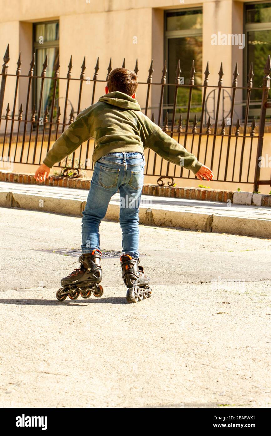 Rollerblades auf der Straße Stockfoto