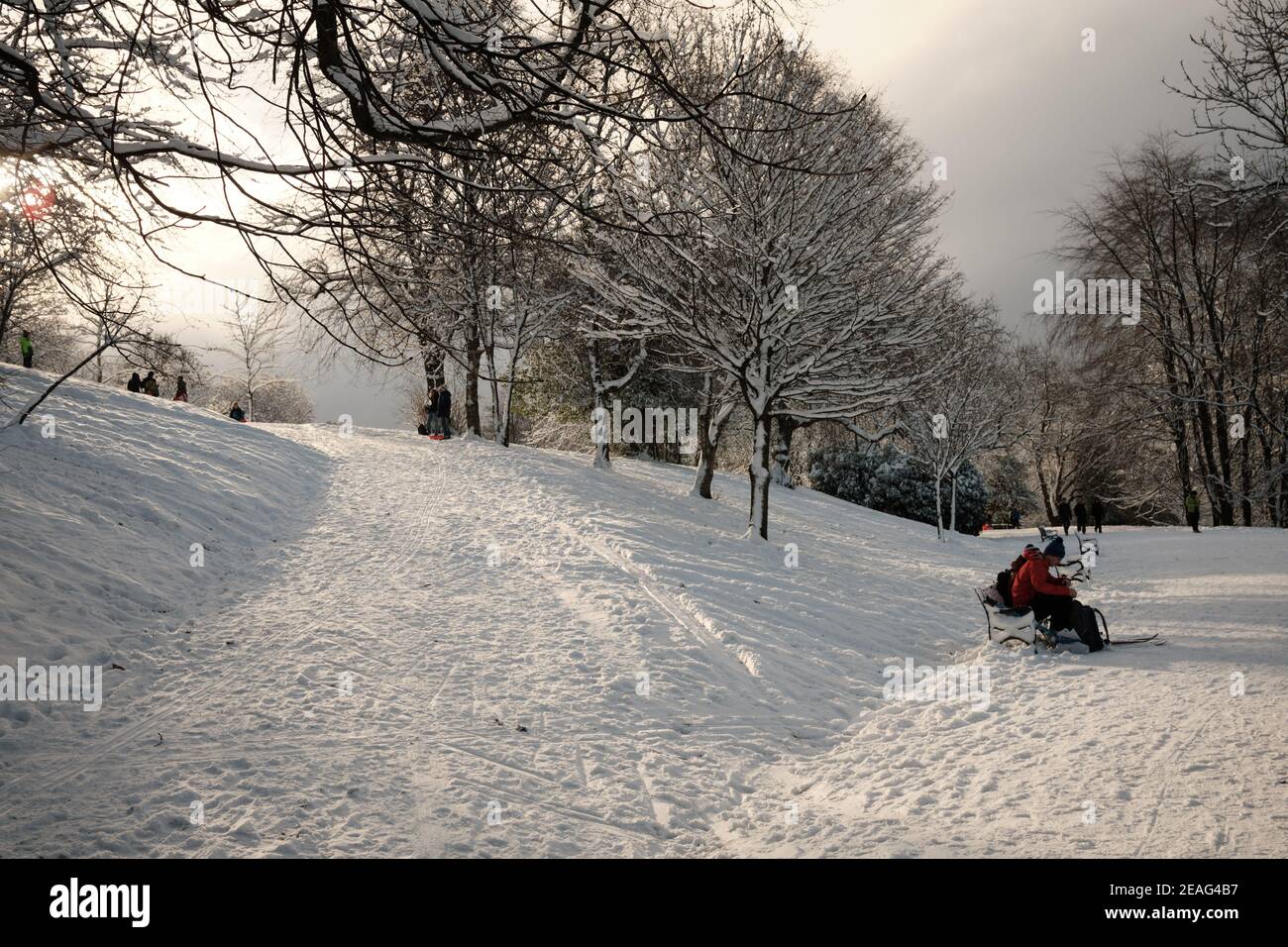 Kelvingrove Park nach starkem Winterschnee. Glasgow West Ende Februar 9th 2021. Stockfoto