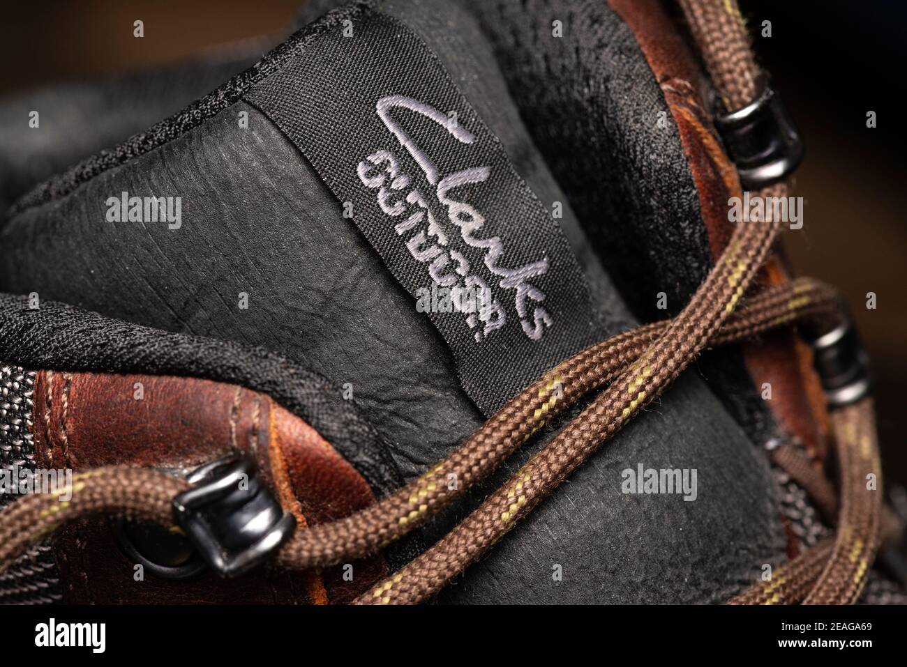 Clarks Schuhe. Clarks Outdoor Label auf Gore-Tex wasserdichten braunen Leder Herren Wanderschuhen aus nächster Nähe. Stockfoto