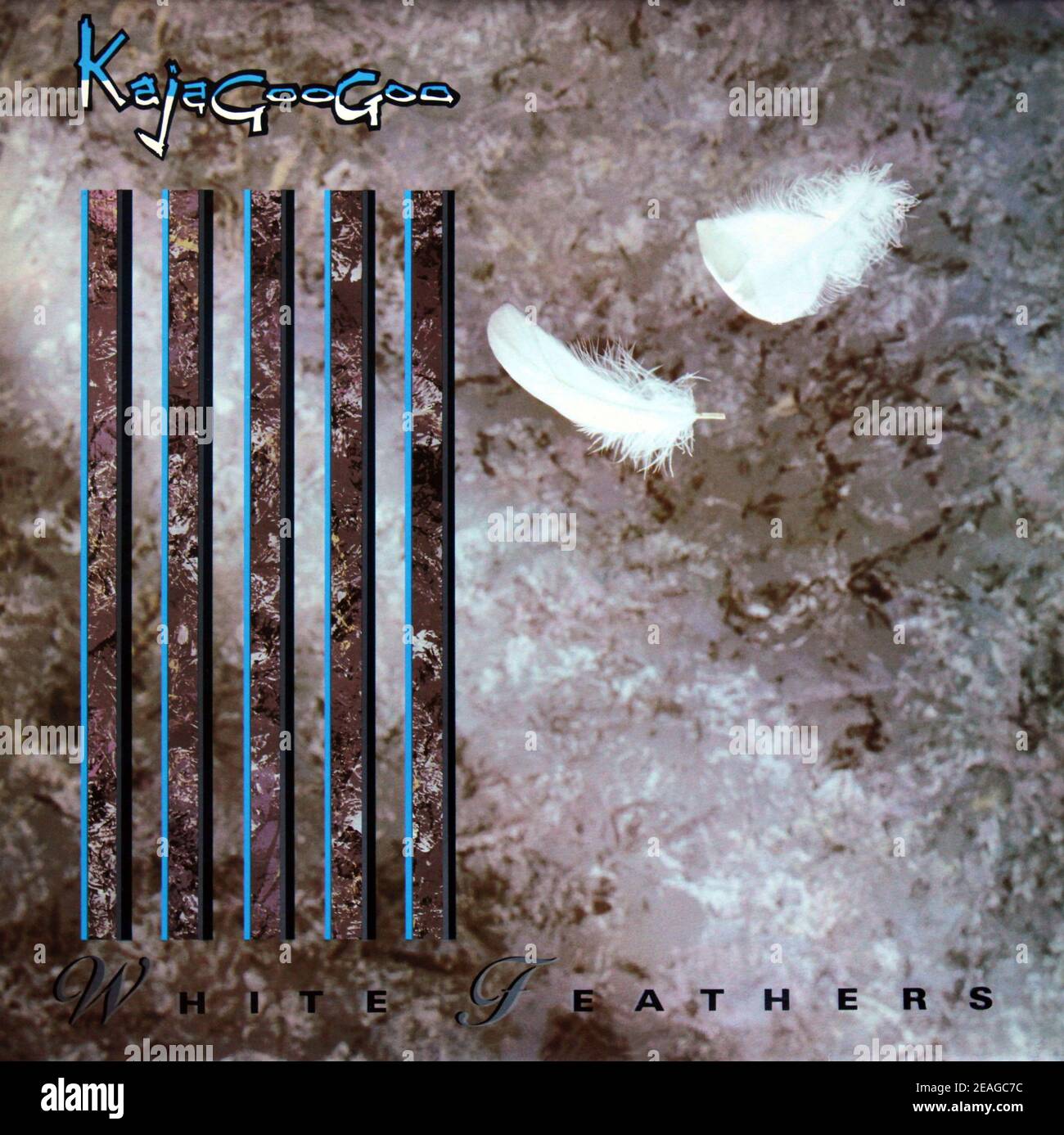 Kajagoogoo: 1983. LP Frontcover: Weiße Federn Stockfoto