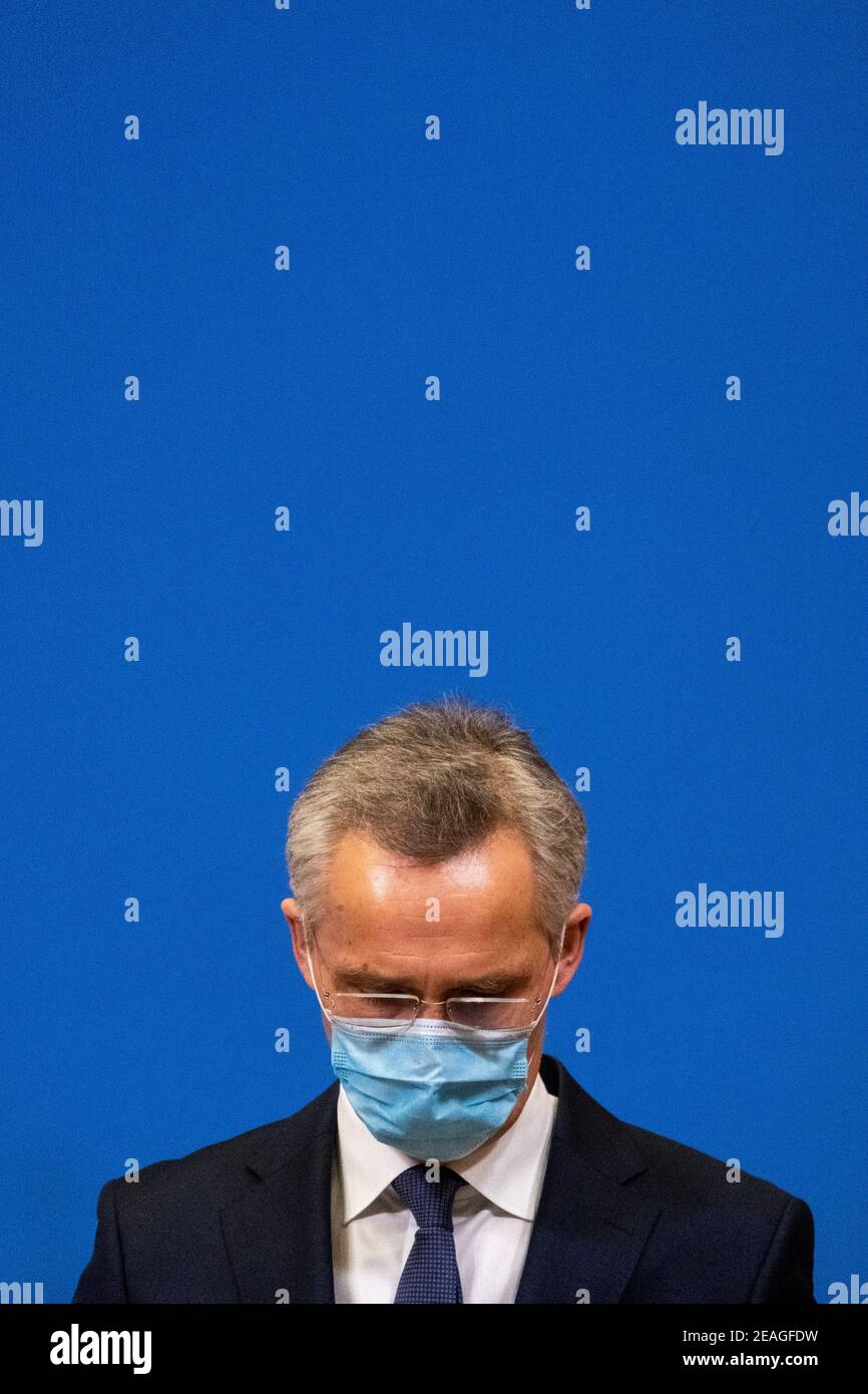 Der Nato Generalsekretar Jens Stoltenberg Trifft Am Dienstag Den 09 Februar 2021 Den Ukrainischen Premierminister Denys Shmyhal Im Nato Hauptquartier In B Stockfotografie Alamy