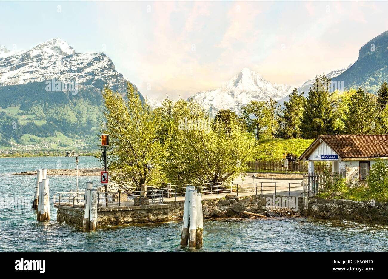 Schiffsanlegestelle Isleten Isenthal am Urnersee, Urnersee, Kanton Uri, Schweiz Stockfoto