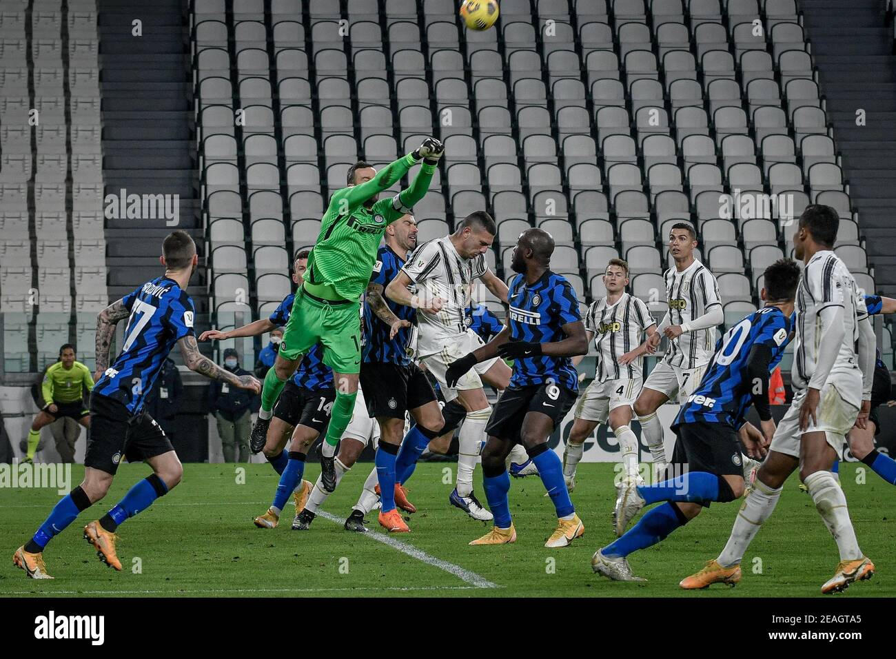 Turin, Italien. Februar 2021, 09th. 2/9/2021 - Turin. Italian Cup Tim 2020/2021 Liga Spiel. Juventus Vs. Inter. Allianz Stadion im Bild: (Foto von IPA/Sipa USA) Quelle: SIPA USA/Alamy Live News Stockfoto