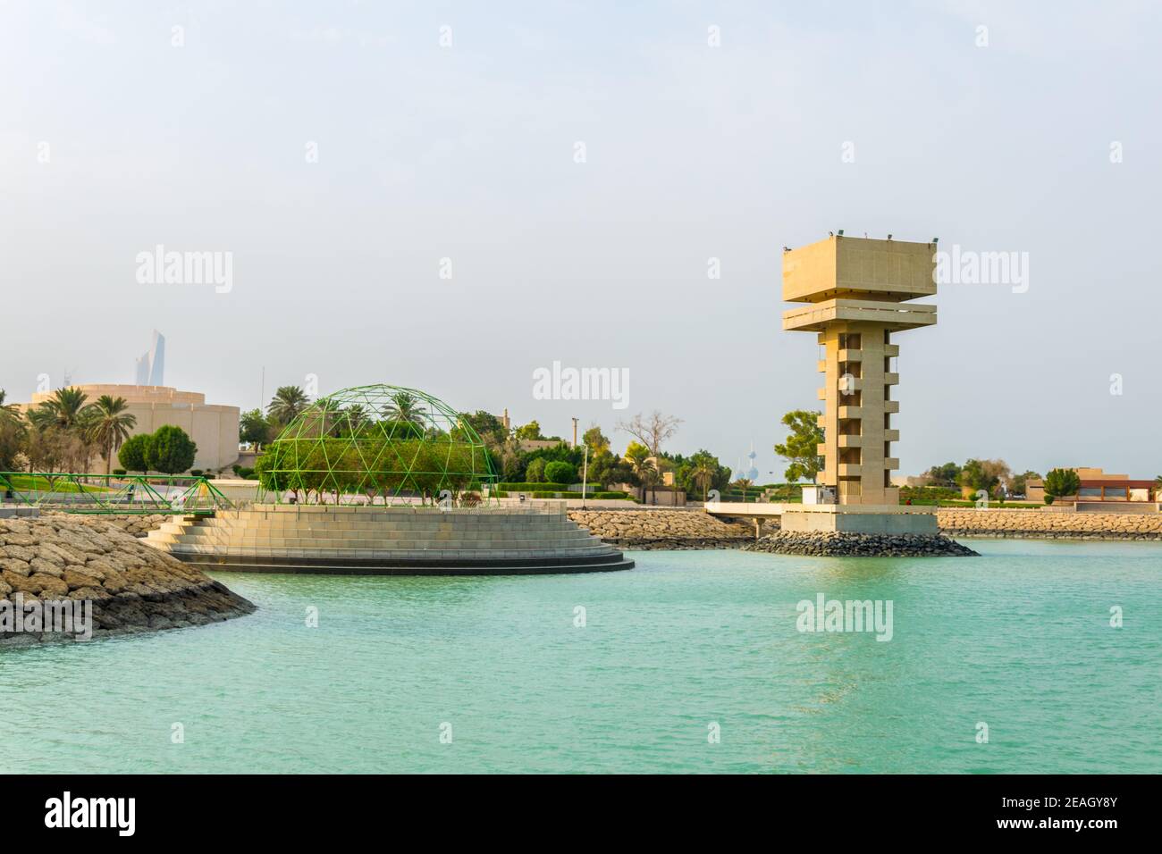 Blick auf den Green Island Park auf zurückgewonnenem Land in Kuwait gebaut. Stockfoto