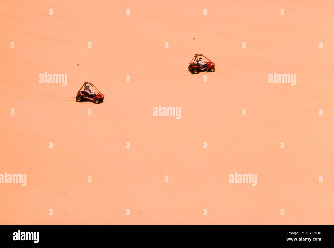 Dünenbuggys im Coral Pink Sand Dunes State Park in Utah Stockfoto