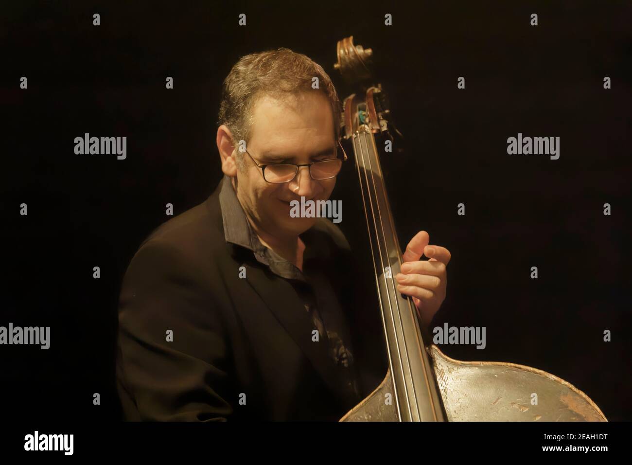 Paris, France,27th. Februar 2020. Duplessy & The Violins of the World treten in Paris auf. Stockfoto