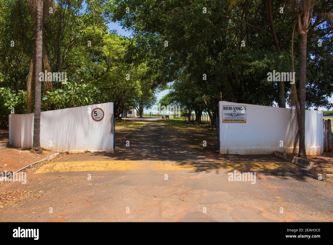 Ibitinga, SP, Brasilien - 02 08 2021: Fassade von Ibitingas Flying Club Stockfoto
