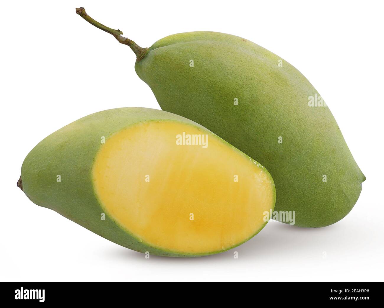 Grüne mango Obst schneiden Sie auf weißem Hintergrund Stockfoto