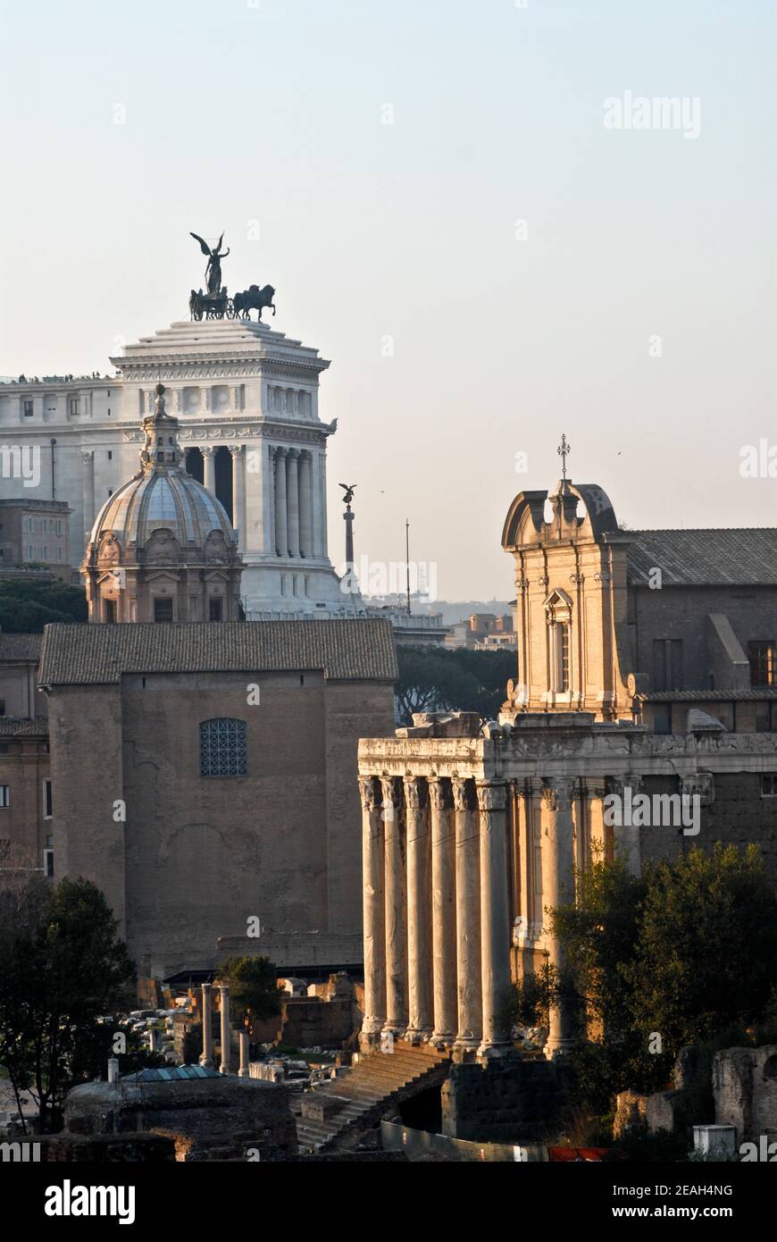 Skyline von Rom mit Piazza Venezia im Hintergrund. Italien Stockfoto
