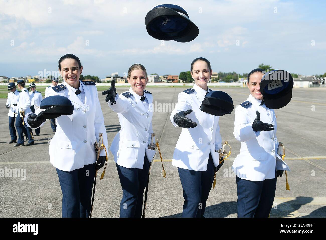 Rio de Janeiro, Brasilien, 18. Dezember 2020. Klasse der brasilianischen Luftwaffe Gesundheitsbeauftragte in Zeiten der Coronavirus-Pandemie feiern Abschluss in Campo Stockfoto