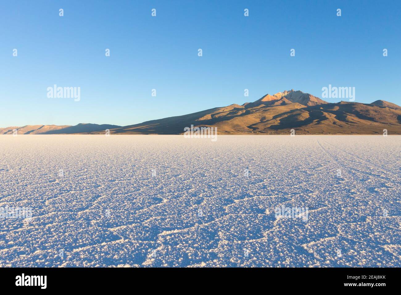 Salar de Uyuni, Cerro Tunupa Blick Stockfoto