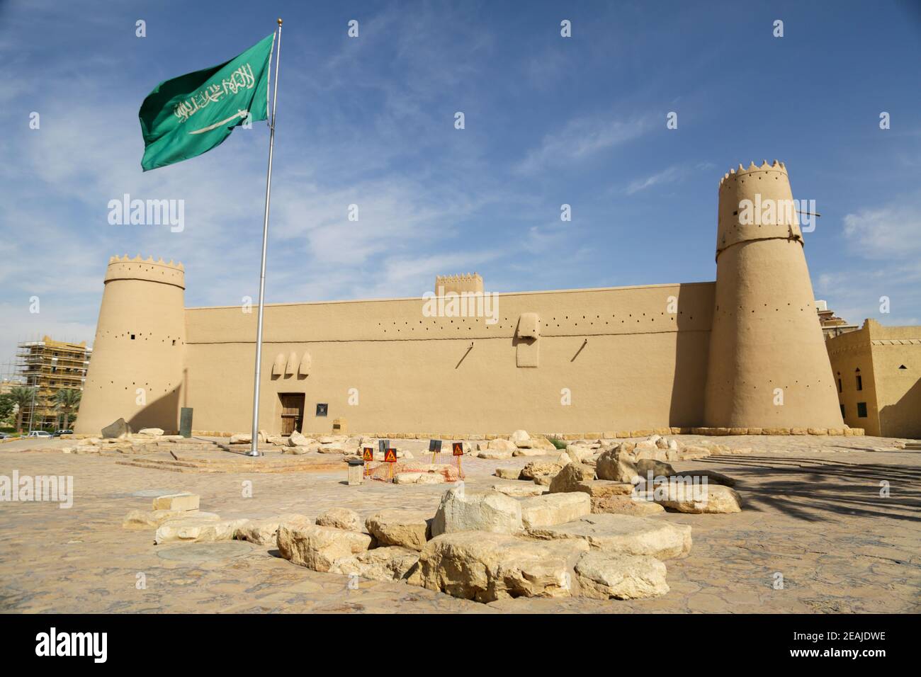 RIAD, SAUDI-ARABIEN - 25th. DEZEMBER 2020: Masmak Fort und keine Touristen wegen Korona-Beschränkungen in Riad, Saudi-Arabien Stockfoto