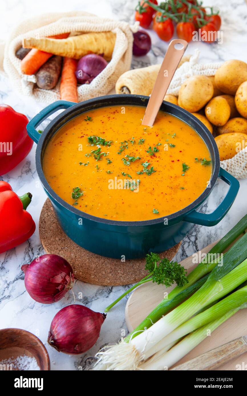Herzhafte Kartoffelsuppe Stockfoto