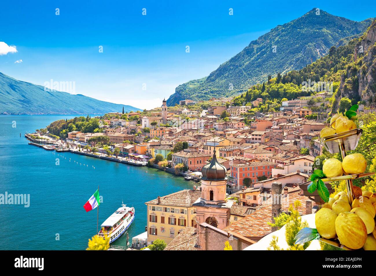 Stadt Limone sul Garda am Gardasee Stockfoto