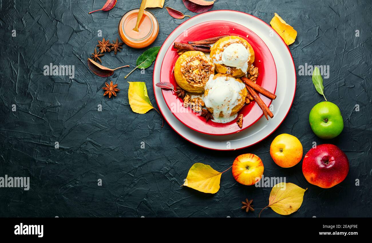 Obst Dessert gebackenen Äpfeln Stockfoto