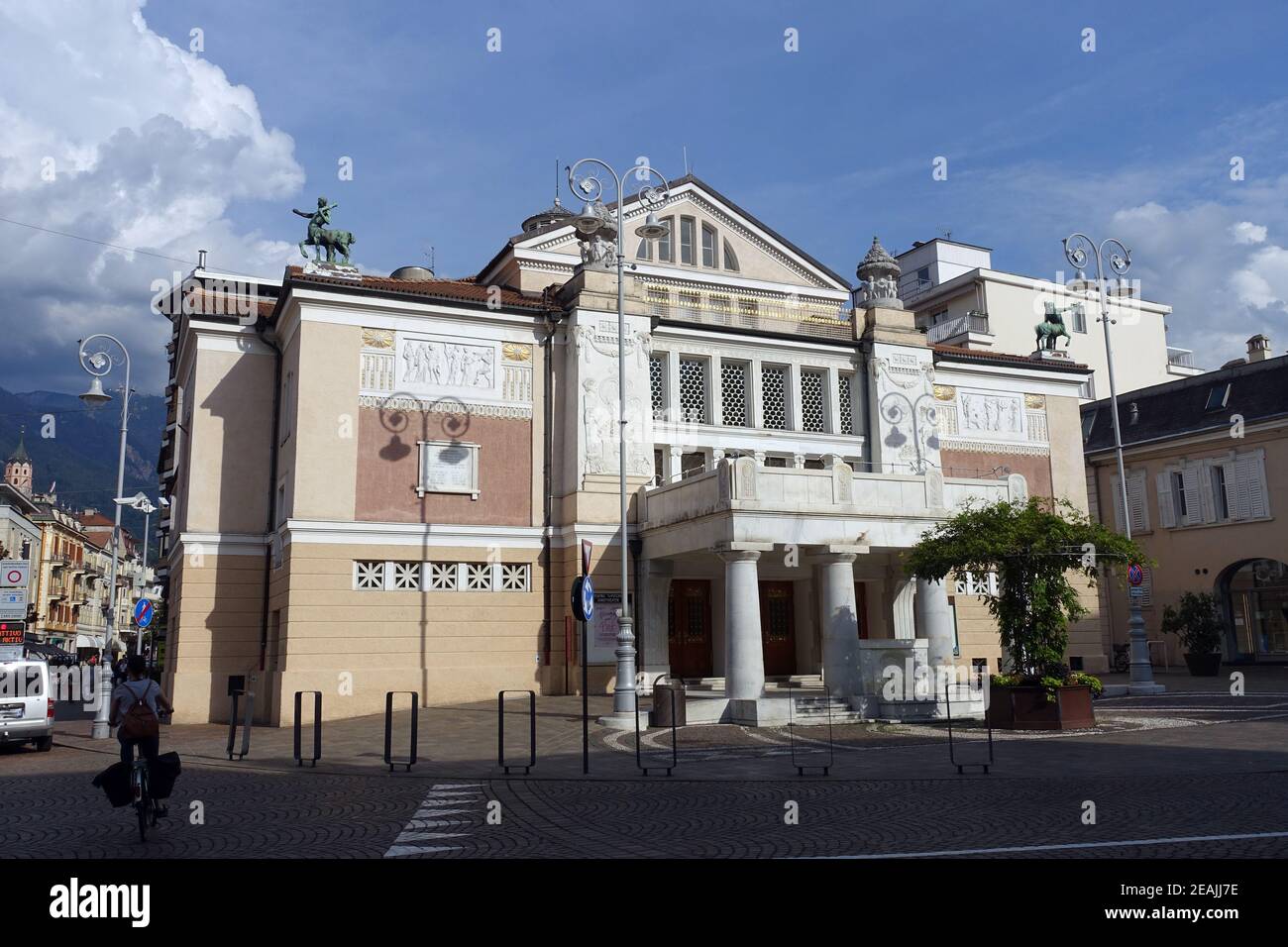 Denkmalgeschütztes Stadttheater im Jugendstil Stockfoto