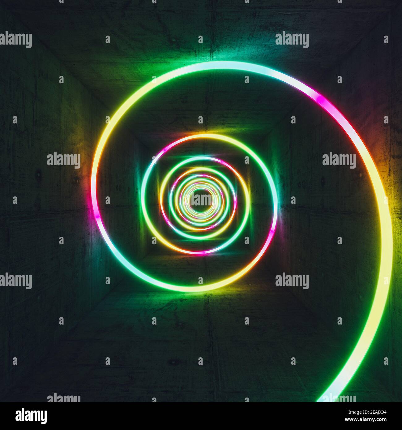 Leuchtende Spirale in verschiedenen Farben und Neonlicht Stockfoto