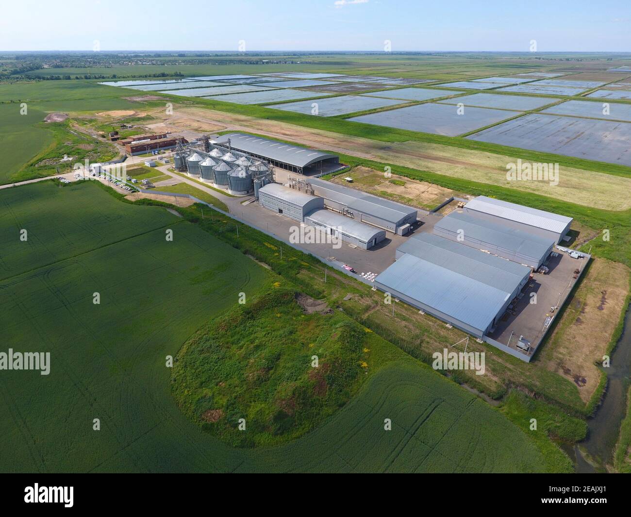 Anlage zur Trocknung und Lagerung von Getreide. Ansicht von oben. Getreide Terminal. Stockfoto