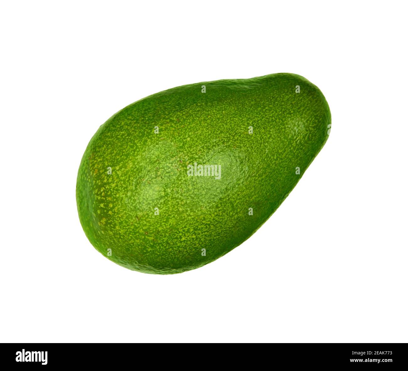 Frisches Grün reife Avocado isoliert auf weißem Stockfoto