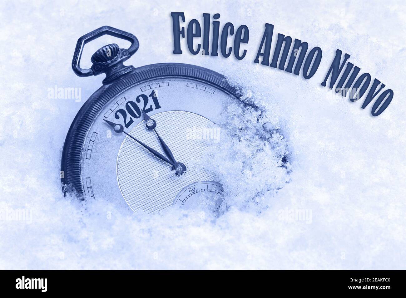 Neujahr 2021, Frohes Neues Jahr 2021 Gruß in italienischer Sprache, Felice Anno Nuovo Text, Countdown bis Mitternacht Stockfoto