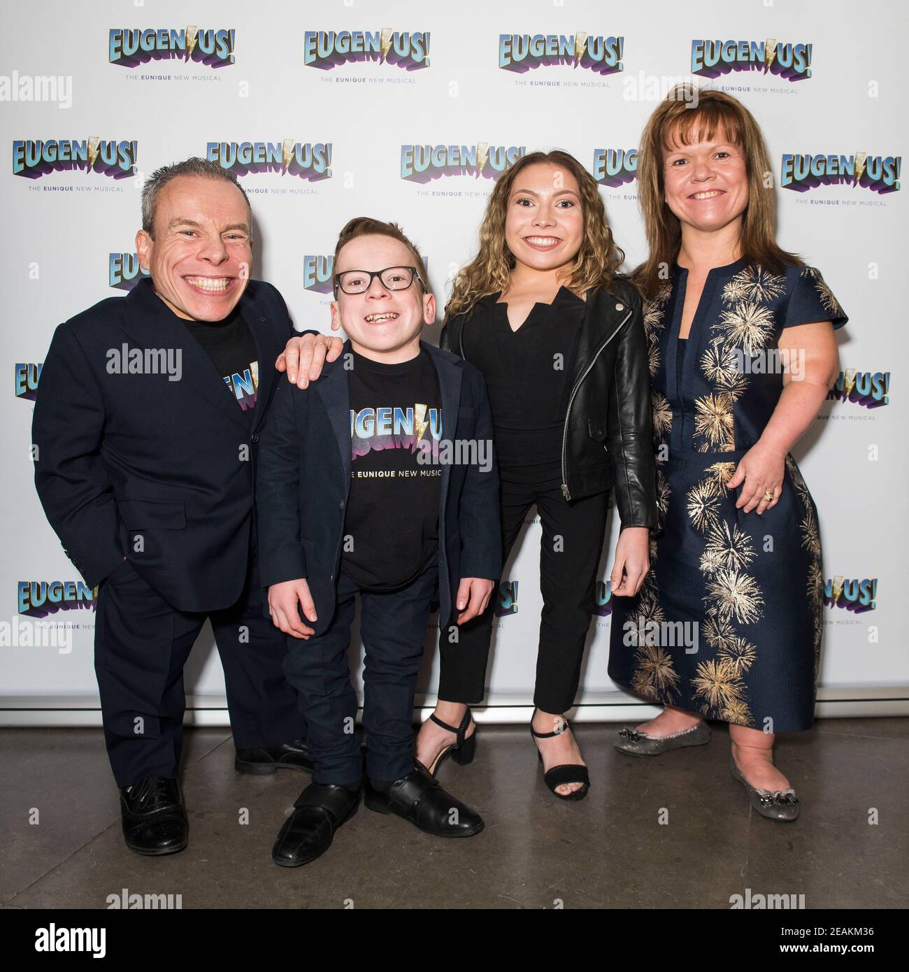 Warick Davis und seine Familie kommen im Eugenius an! Gala im anderen Palace Theater, London. Bilddatum: 31st. Januar 2018. Stockfoto