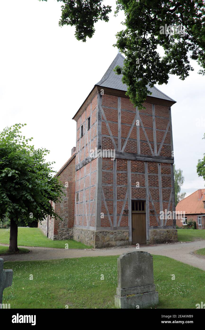 Evangelisch-lutherische St.-Georg-Kirche Wichmannsburg, mittelalterliche Feldsteinkirche Stockfoto
