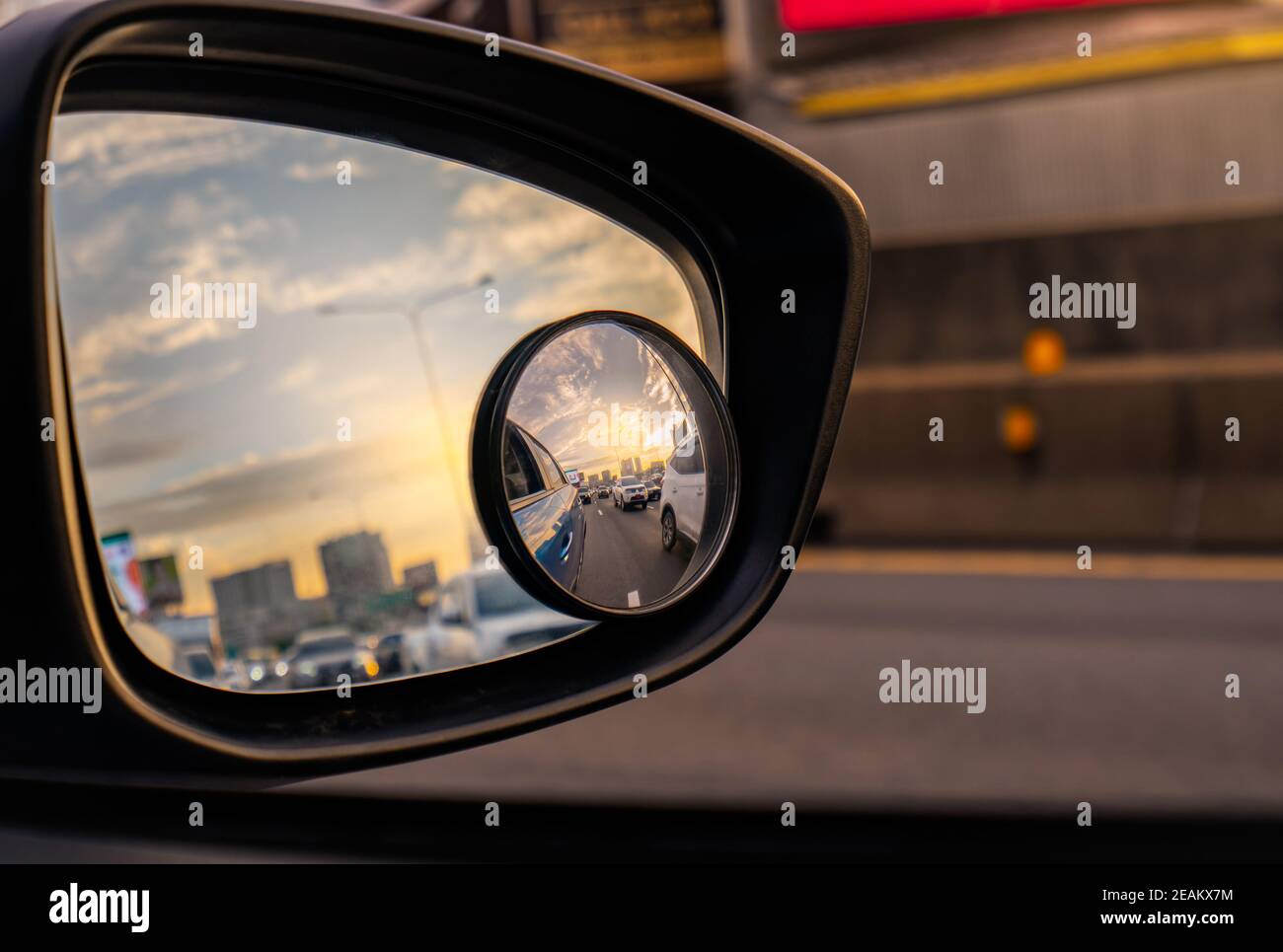 Stau auto rückspiegel -Fotos und -Bildmaterial in hoher Auflösung