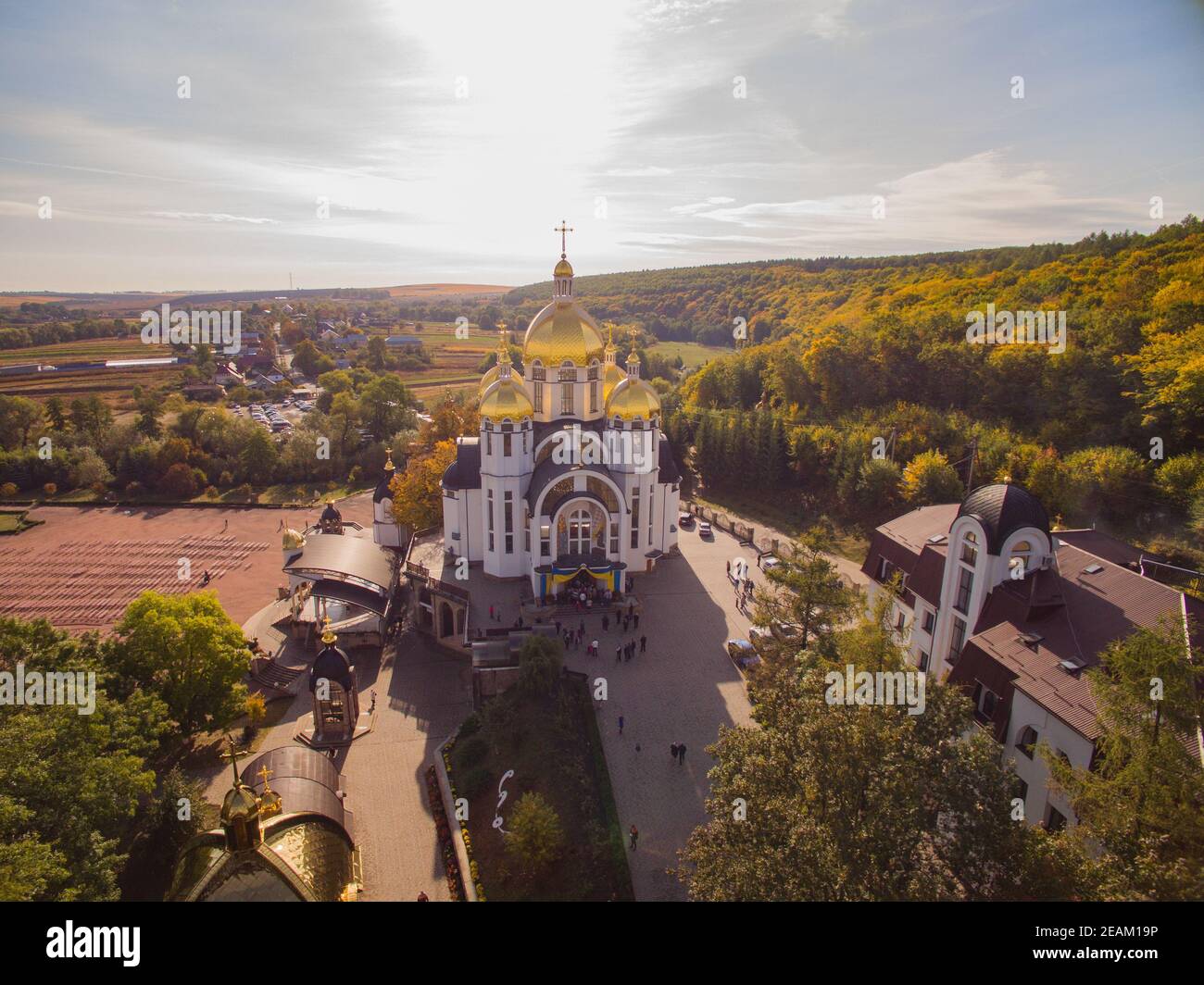 Luftaufnahme des Marianischen Spirituellen Zentrums in Zarvanytsia. Wallfahrtsort. Stockfoto
