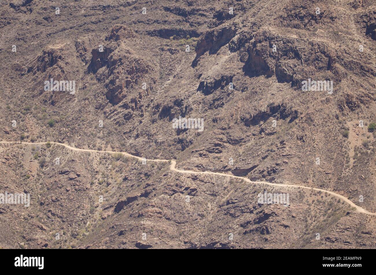 Unbefestigte Straße im Nublo Rural Park. Stockfoto