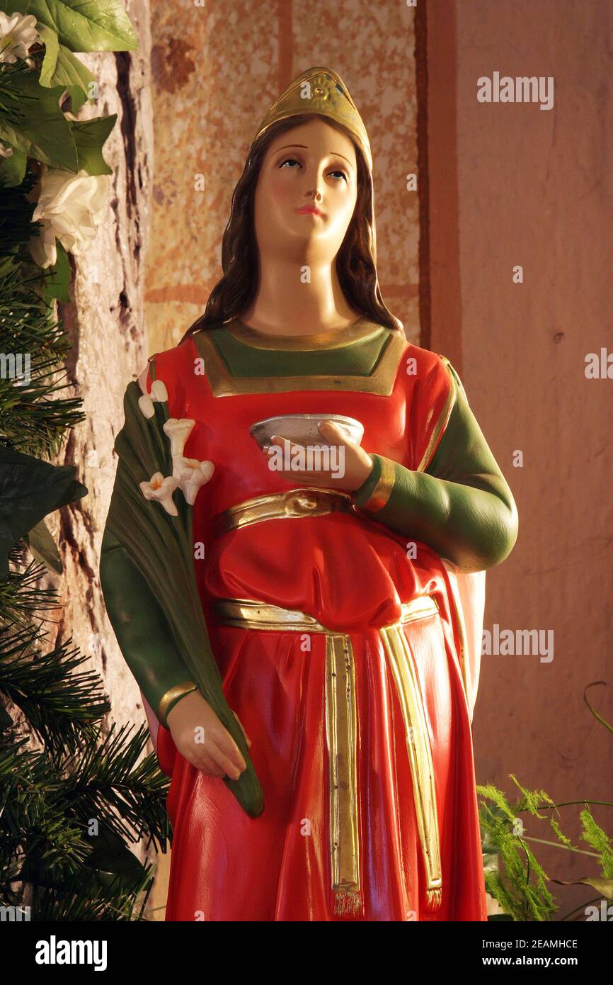 Saint Lucia, Statue auf dem Altar der Madonna von Lourdes in der Kirche der Heiligen Barbara in unhöflich, Kroatien Stockfoto