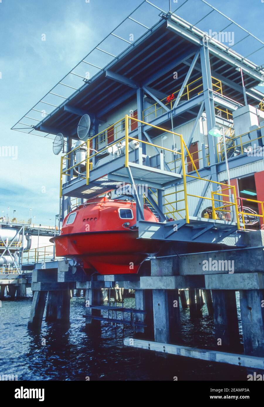 MARACAIBO SEE, VENEZUELA, OKTOBER 1988 - Lagoven Ölgesellschaft Tauchboot am Dock, in Zulia Staat. Stockfoto