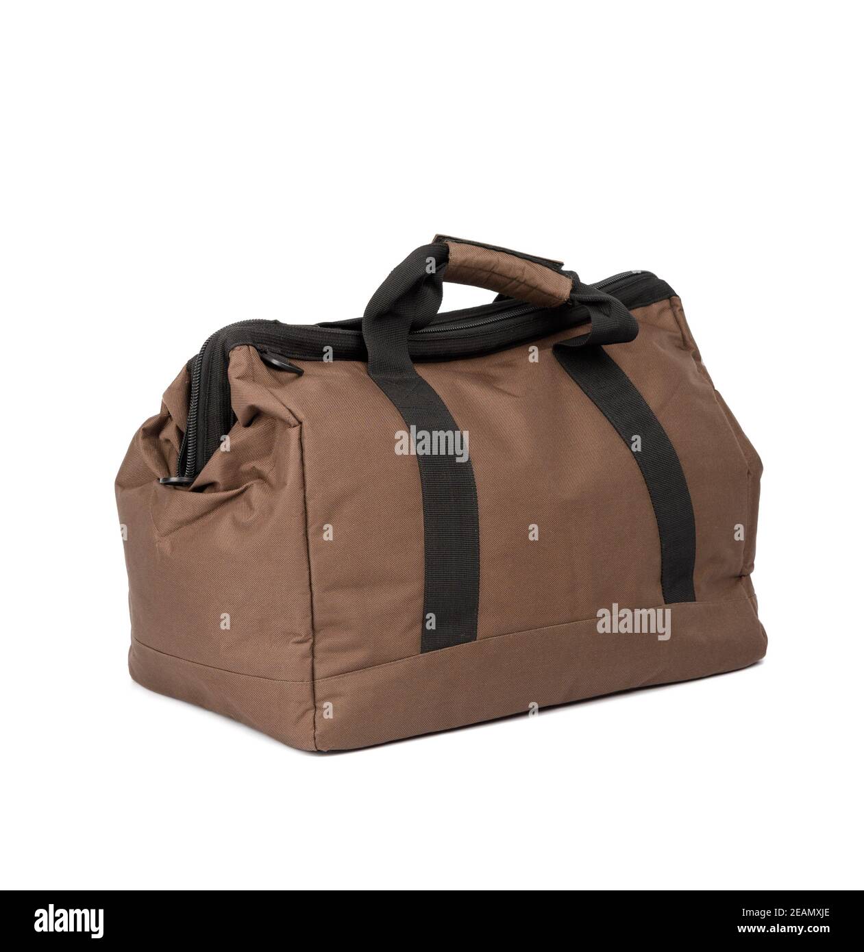 Braune Reisetasche aus Textil mit Griffen Stockfoto