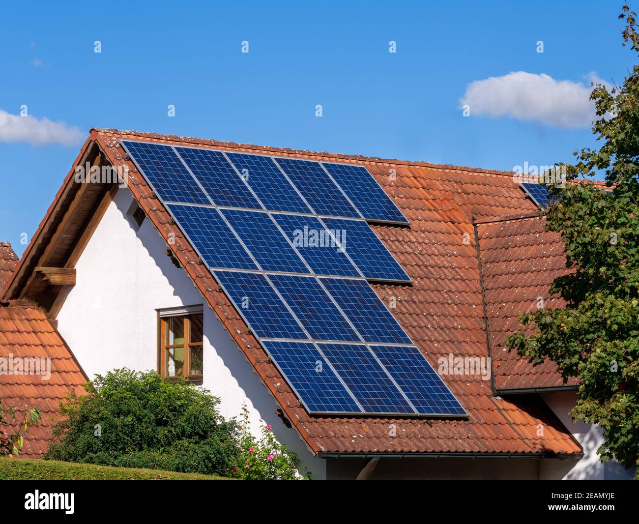 Generisches Haus Photovoltaik-System Stockfoto