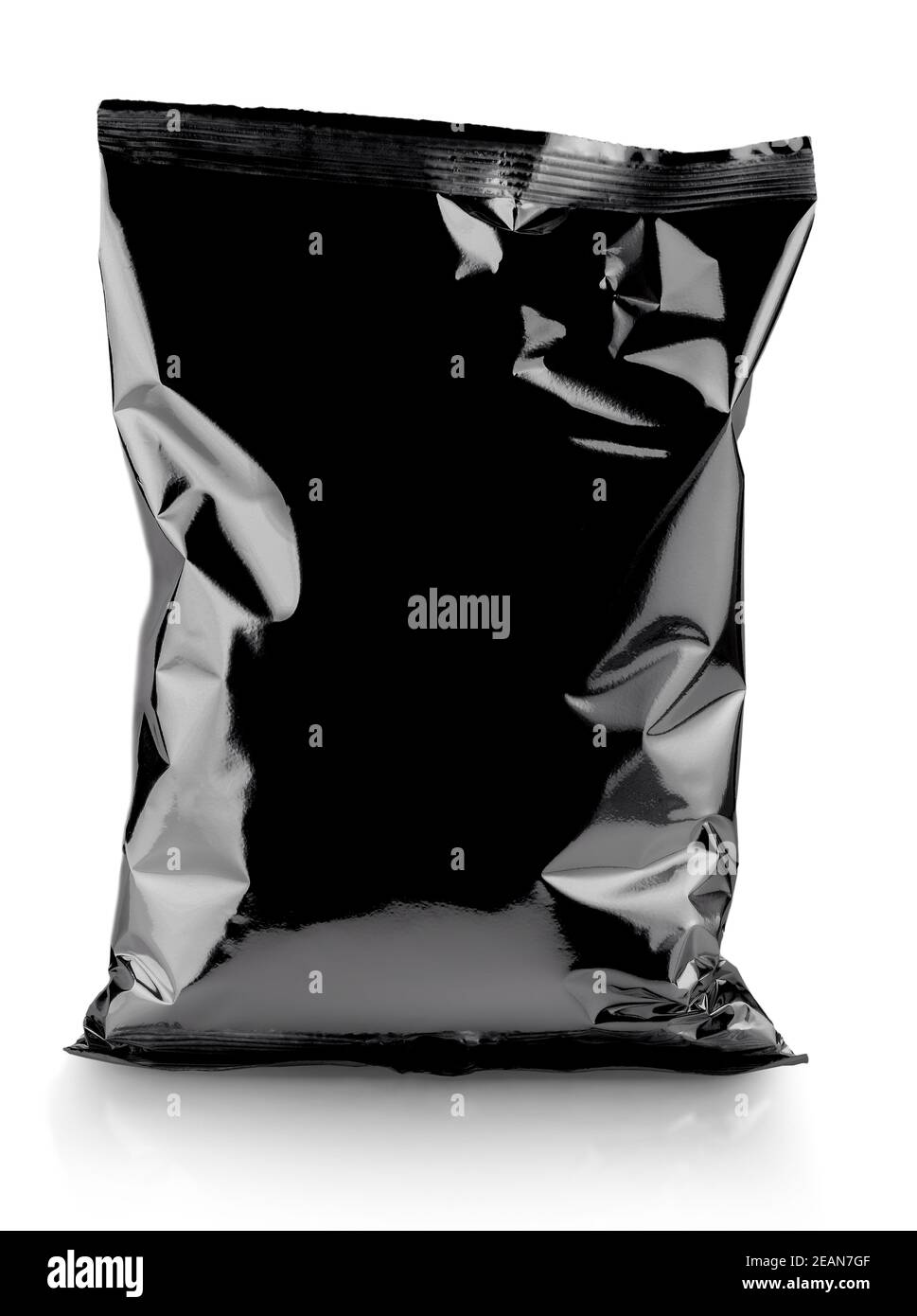 Schwarzes Paket isoliert auf Weiß mit Beschneidungspfad Stockfoto