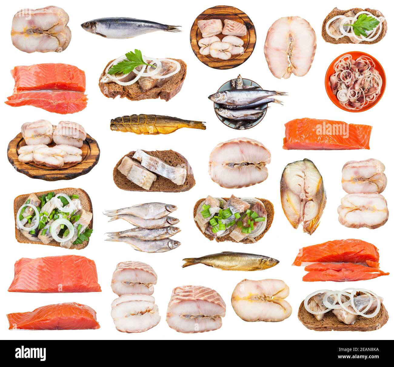 Set von verschiedenen gesalzenen Fischen isoliert auf weiß Stockfoto
