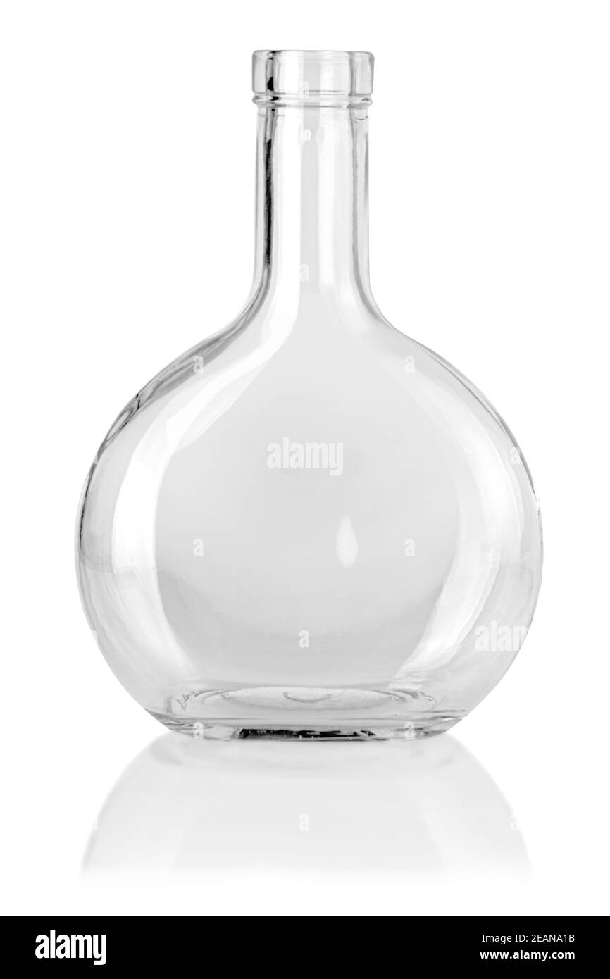 Leere klare Cognac-Flasche auf weißem Hintergrund isoliert Stockfoto