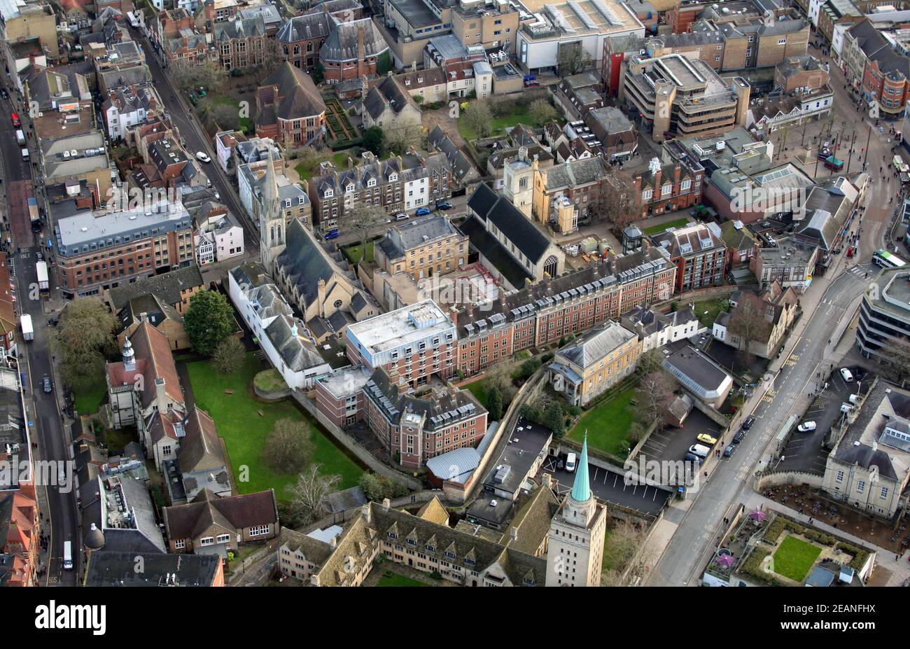 Luftaufnahme des St. Peter's College mit der Oxford Union Library im Hintergrund, Oxford Stockfoto